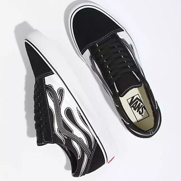 Vans Men’s Old Skool (Flame) Black/White
VN0A38G1K68
Sneakers - Picture 4 of 16